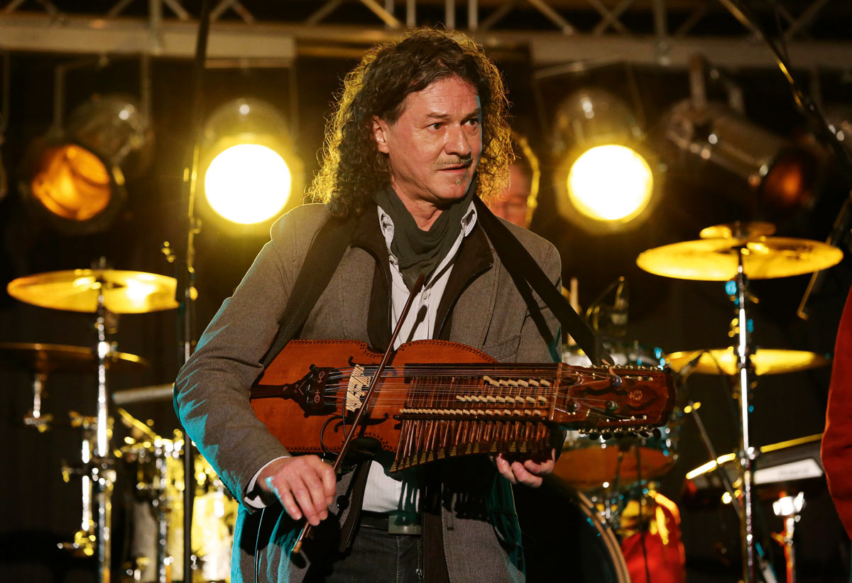 Thomas Roth, Botschafter des traditionellen schwedischen Streichinstruments Nyckelharpa